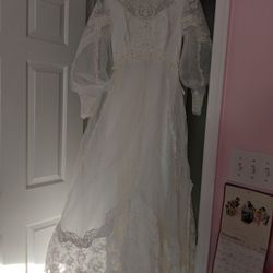 Wedding gown