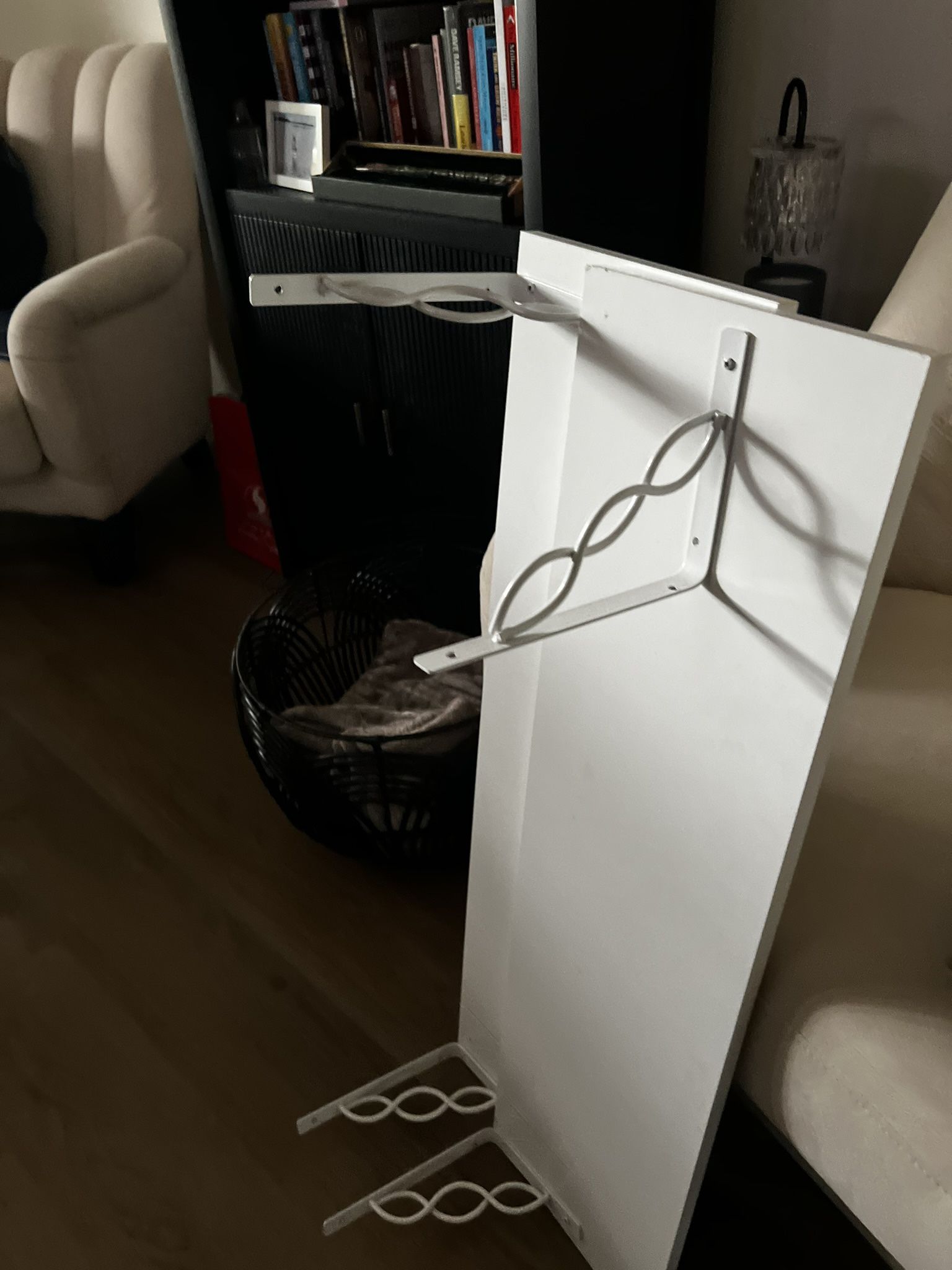 2 White Shelves