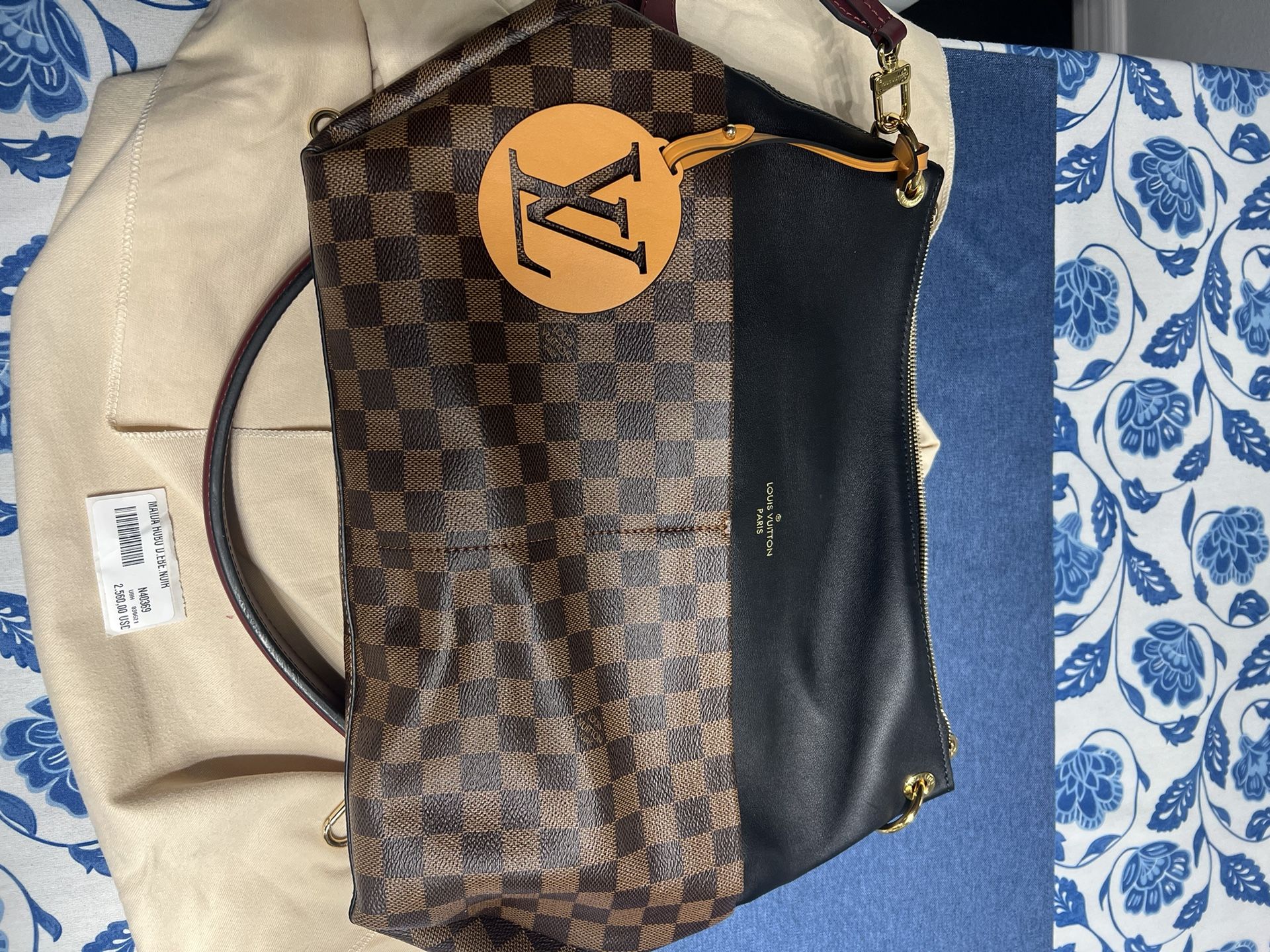 Louis Vuitton Handbag/Cross Bag