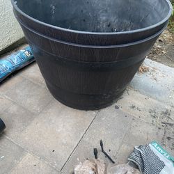 Large Hard Plastic Planter Pots