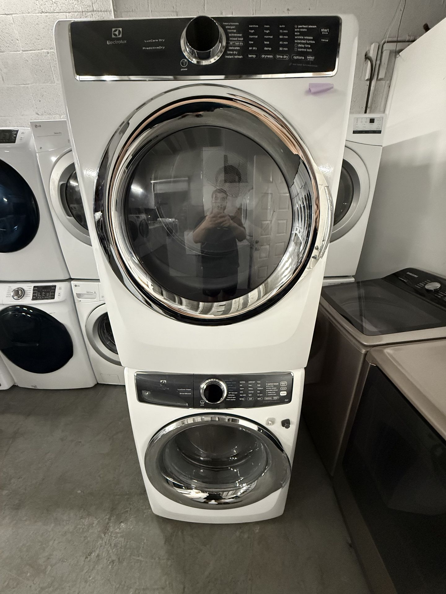 Electrolux washer and Dryer set “27 ( Lavadora y Secadora ) ( Washing Machine )
