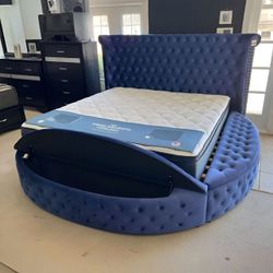 King Blue Round Storage Bed