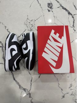Nike Dunk Low White Black Panda