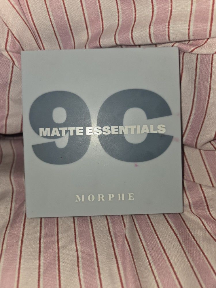 9C Morphe Matte Essentials Eyeshadow Pallet