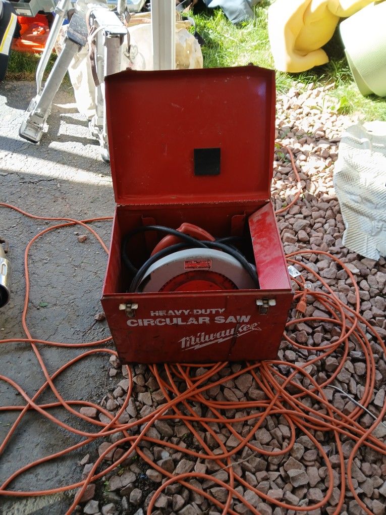 Heavy Duty Circular Saw