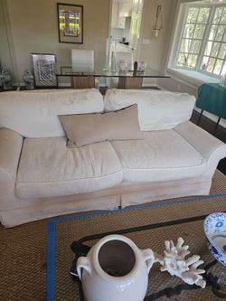 Couch white cloth