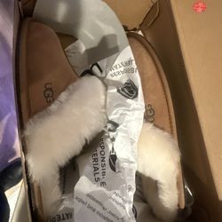 Ugg Slippers Size 7 