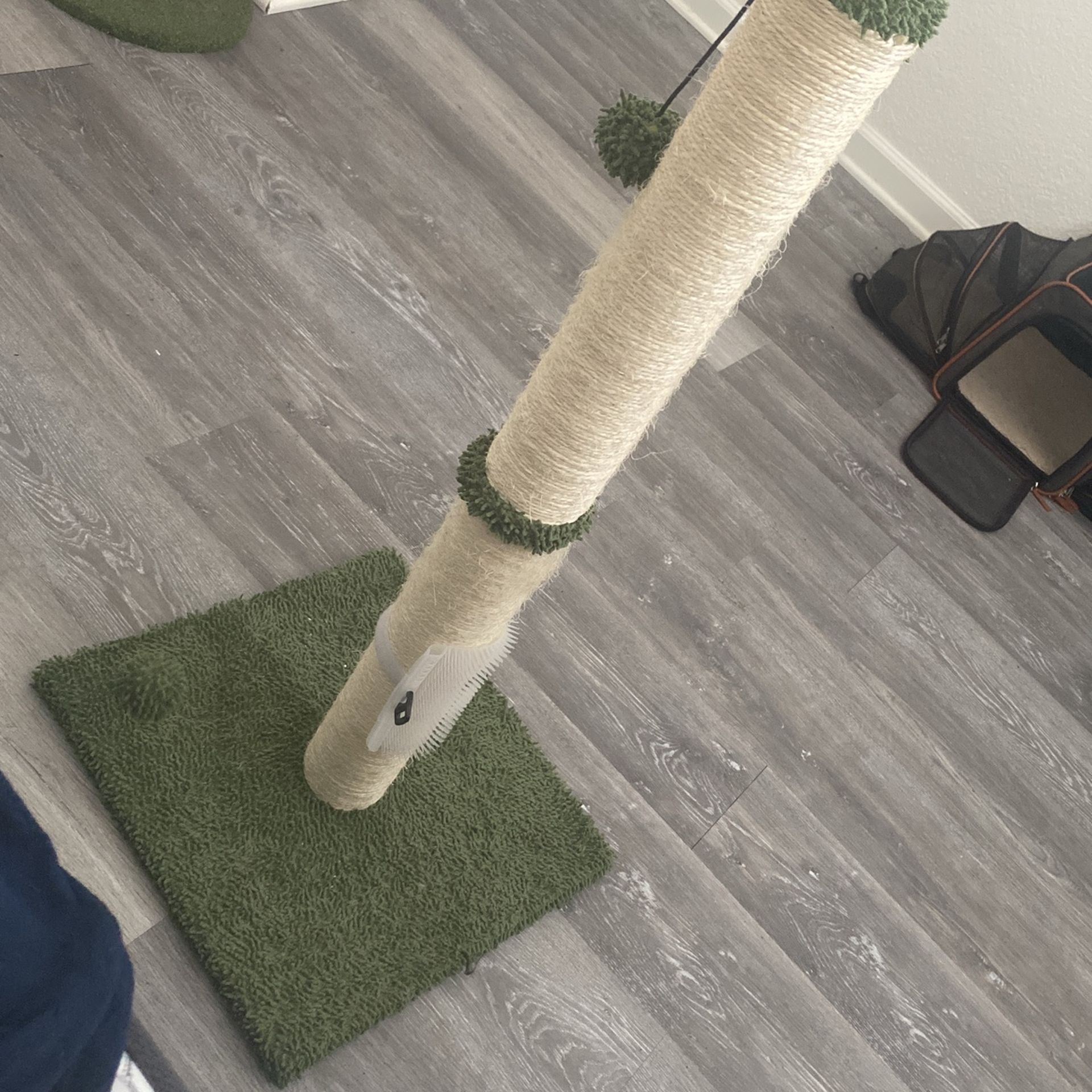 Scratching post
