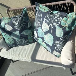 Patio Furniture Love Seat, Table, And All Pillows 