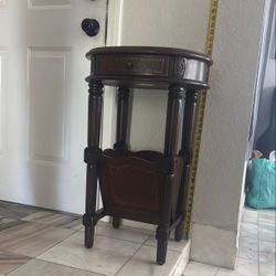 Elegant Vintage Side Table with Drawer & Magazine Rack