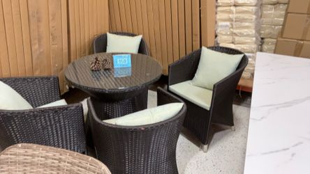 PATIO TABLE SET