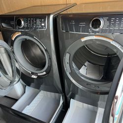 Electrolux Front Loading Washer And Gas Dryer Set With Pedestals 