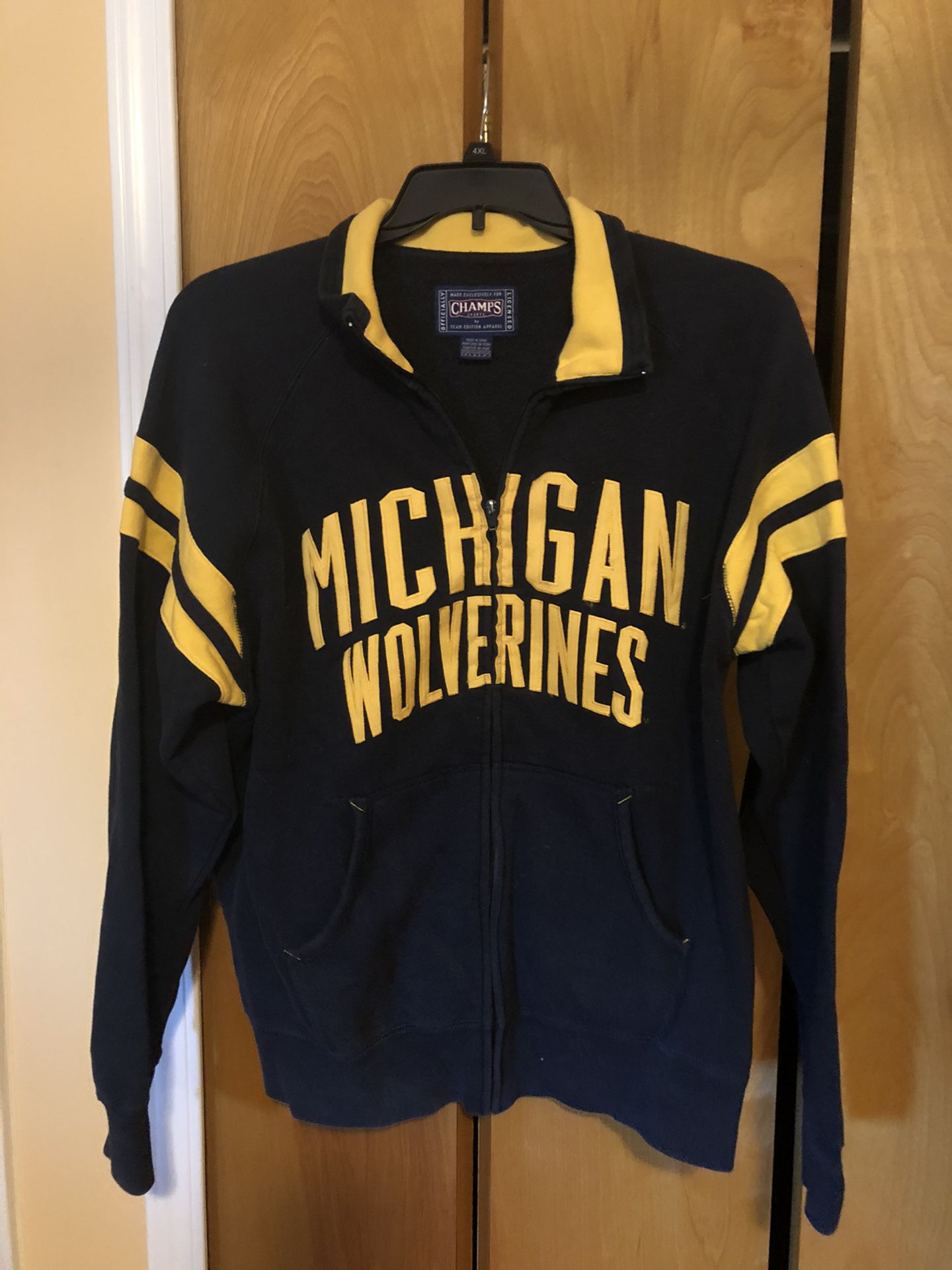Men’s size medium Michigan zip up cotton jacket