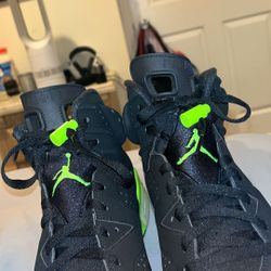 Jordan 6 black & neon with box size 11.5