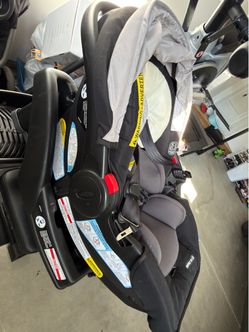 Graco click connect  infant care seat and stroller
