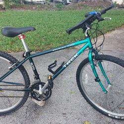 26 Inches Tires Trek 820 Mountain Track Bicycle 