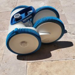  Hayward - Pentair - The PoolCleaner, 4WD

Or 2wd 