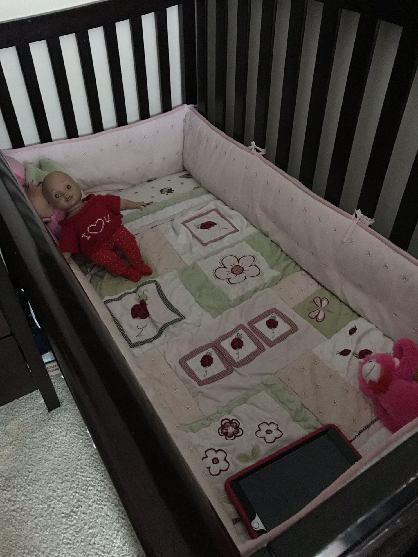 Baby crib / Cuna para bebés