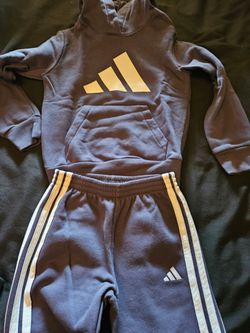 Adidas sweatsuit boys