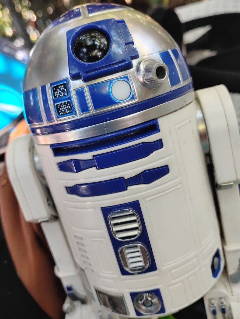 R2D2 Interactive Star wars Figurine Toy