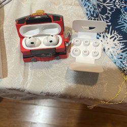 Airpods Pro With The Unused All Sizes Ear Cover