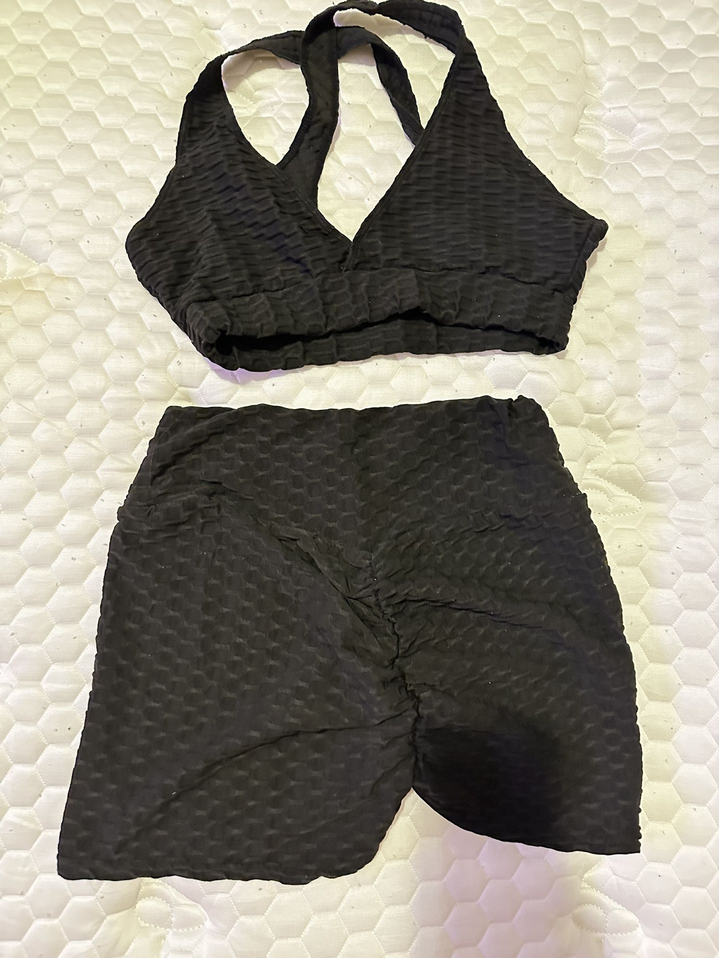 Women’s Scrunch Workout Set - Sports Bra & Booty Shorts