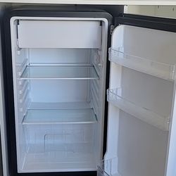 Mini Fridge with freezer