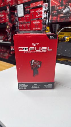 Milwaukee M12 FUEL 3/8" Stubby Impact Wrench