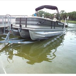 2016 Crest 230 SLC Tritoon Boat