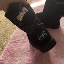Black Uggs 