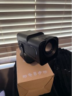 Projector (Magcubic)