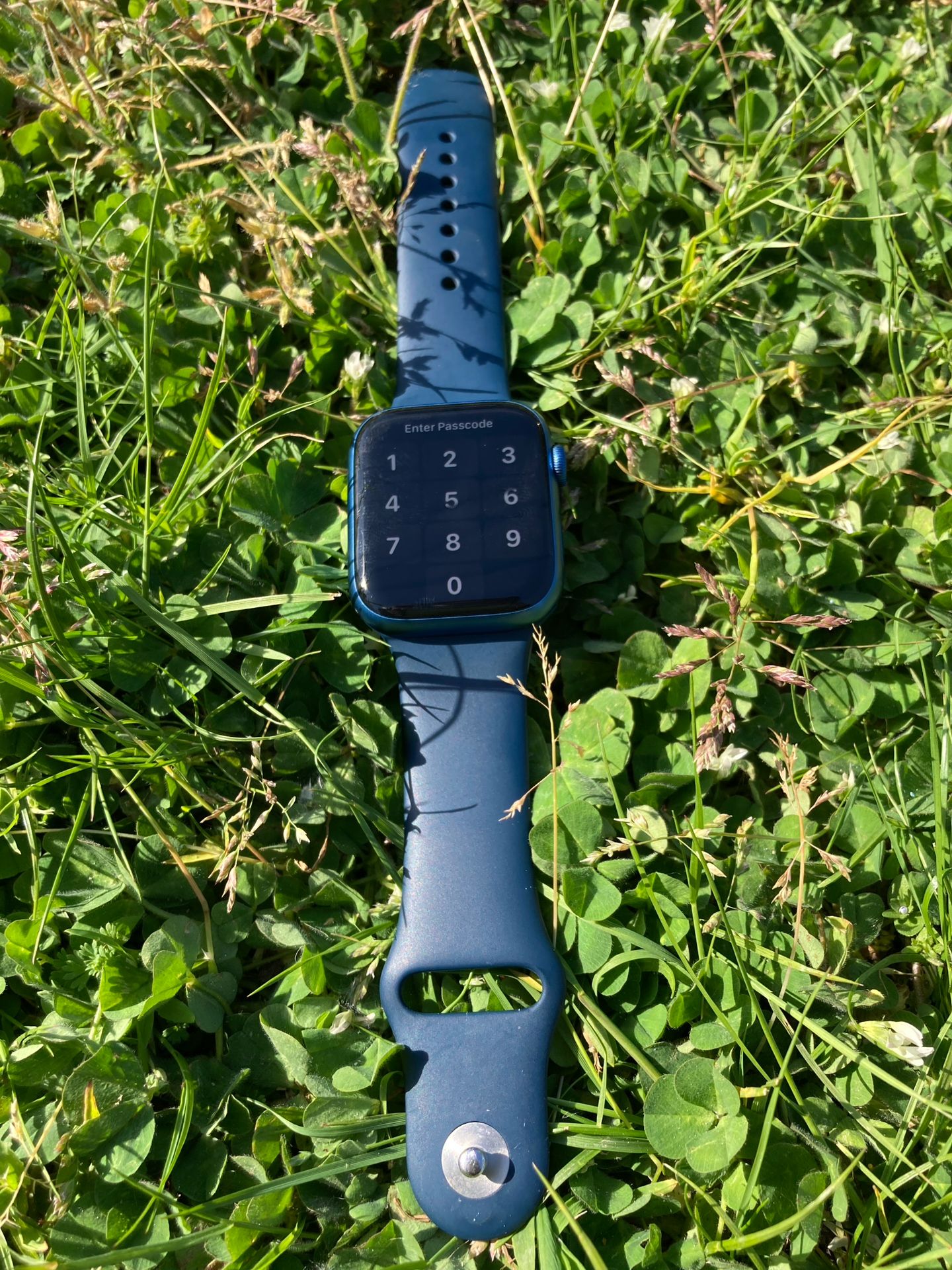 Apple Watch 7 45mm GPS+Cellular (Model mkja3ll/a)