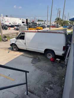 2003 Ford E-150
