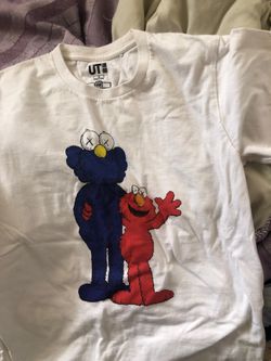 Kaws uniqlo t shirt size small