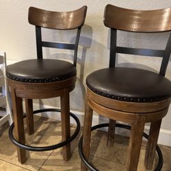 4 Bar Stool Chairs
