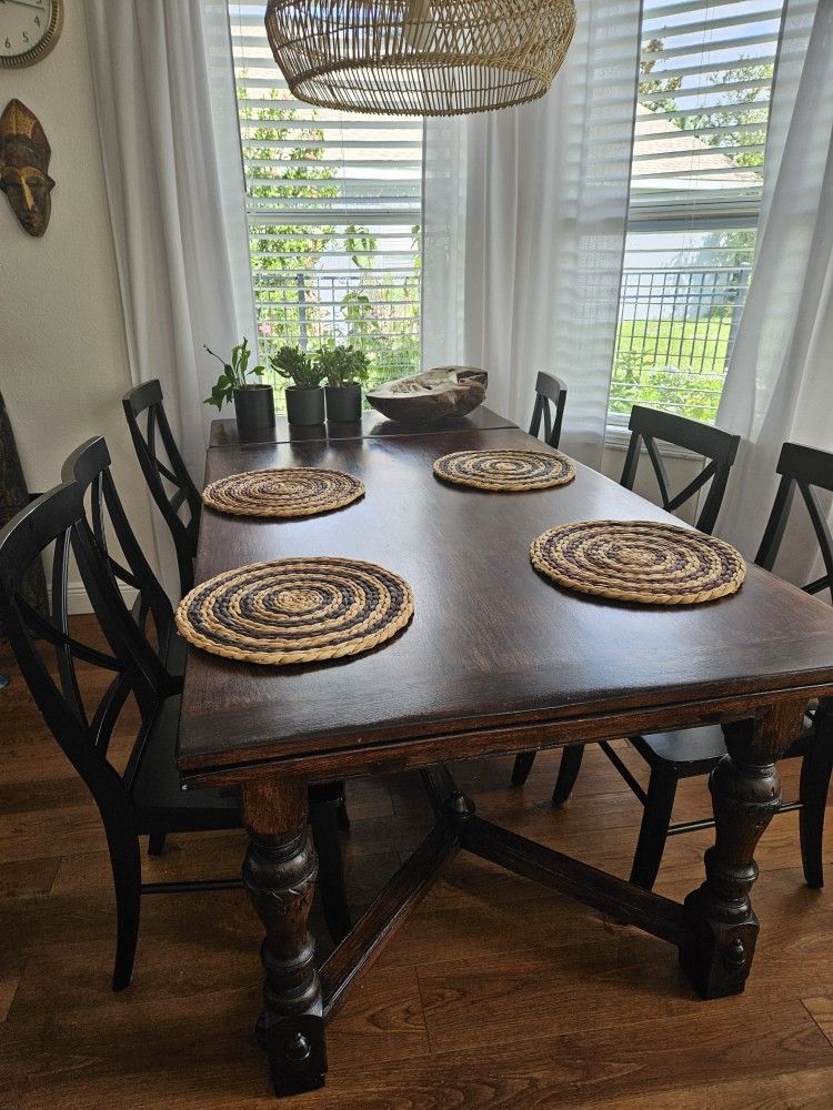 Solid Wood Extendable Dining Table