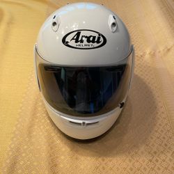 Arai Quantum Motorcycle Helmet (Medium) White