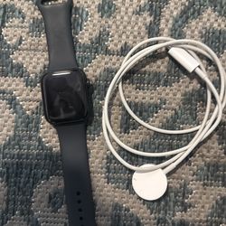 Apple Iwatch almost new with charger