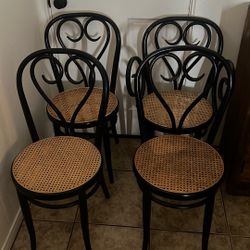 4 Beautiful Antic Chairs 