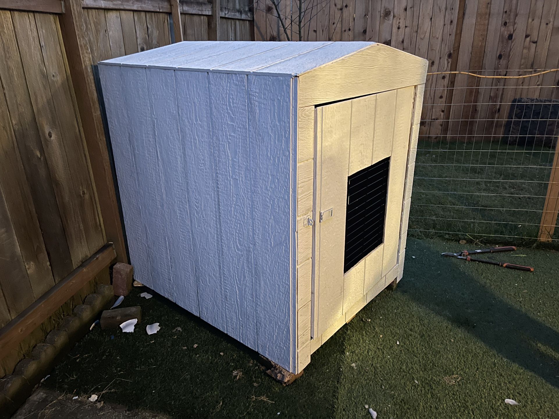 Dog House And Heater