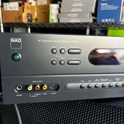 NAD T 752 AV Surround Sound Receiver