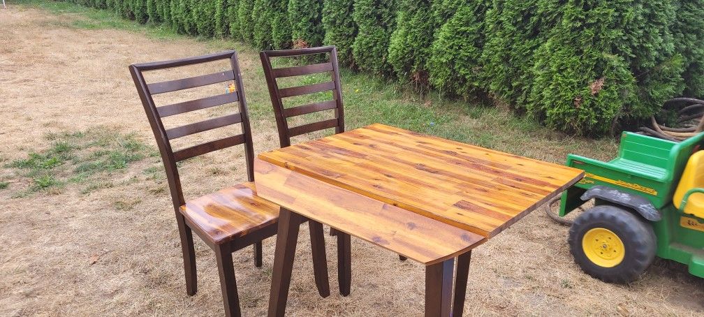 Table Chairs 