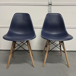 Flash Furniture Elon Series Navy Plastic Chair with Wooden Legs New Assembled Set of 2
