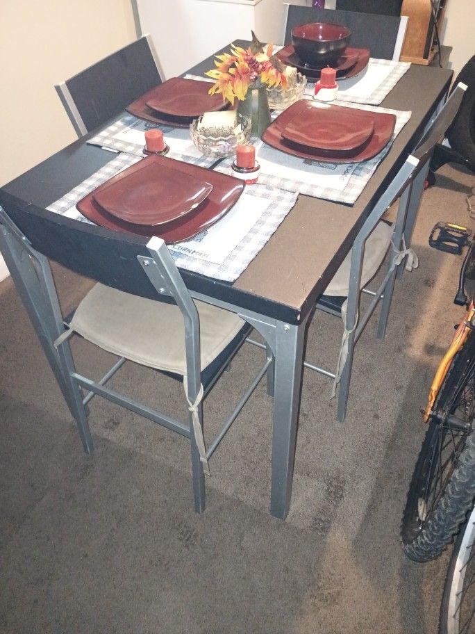 Dinning Table 