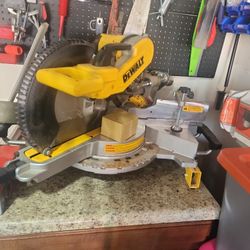 Dewalt 779 Saw