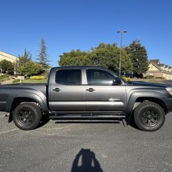 2013 Toyota Pre-Runner Tacoma Double Cab 