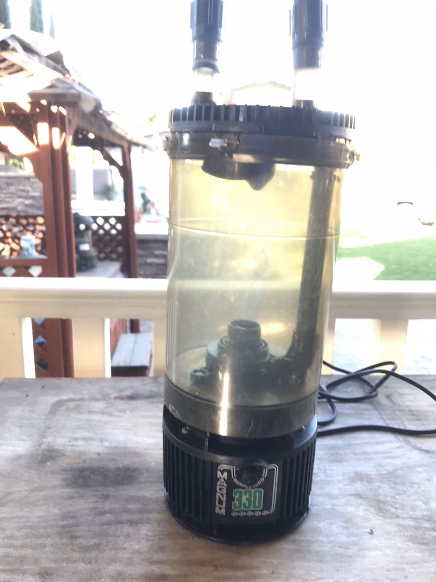 Magnum 330 Canister Filter