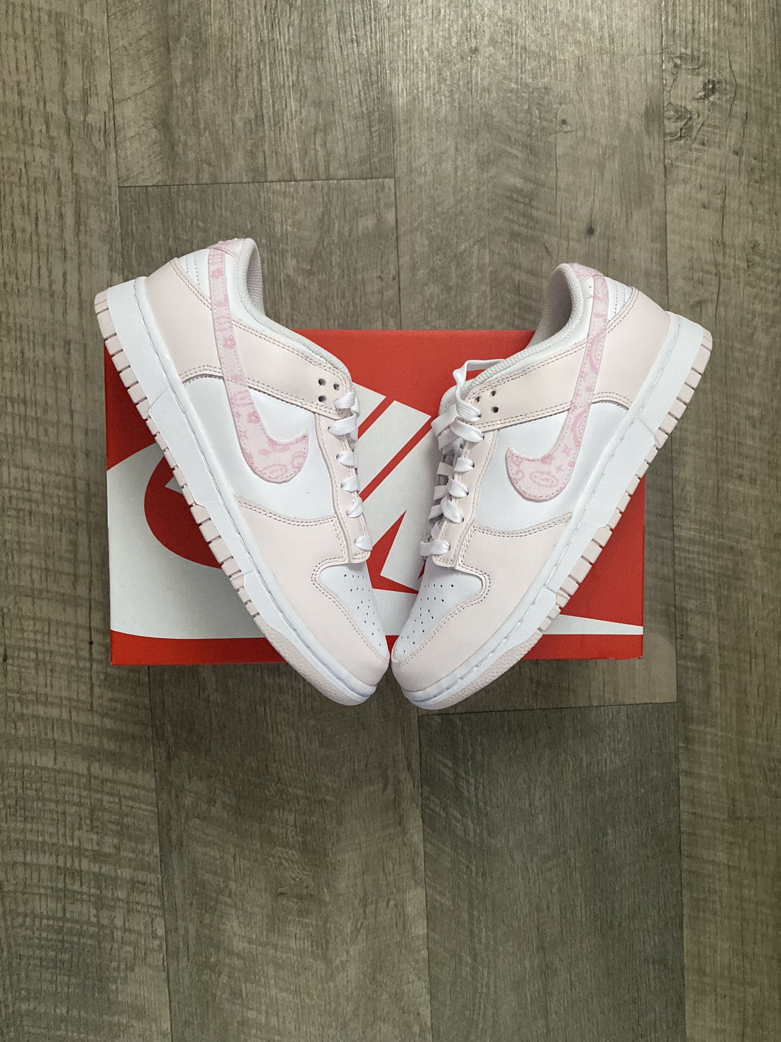 Nike Dunk Low Pink Paisley Size 8 6.5