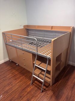 Like new Twin Loft Bed w/Desk & Storage