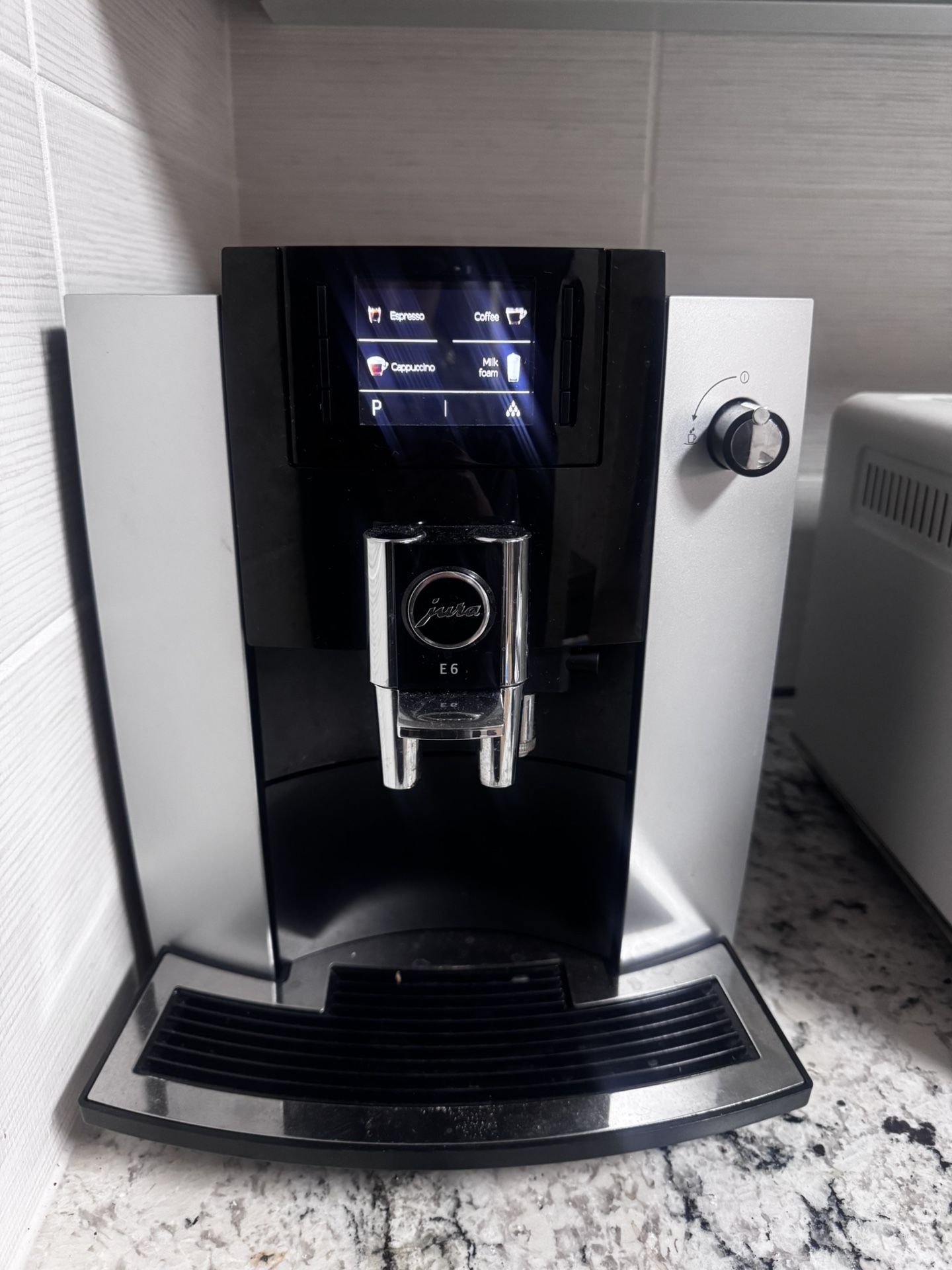 Jura E6 Fully Automatic Espresso Machine